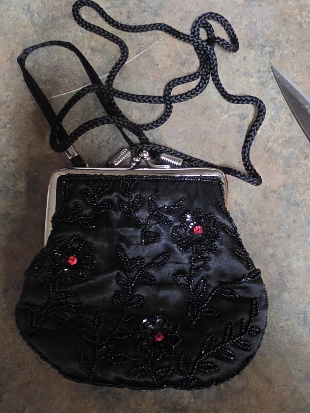 Black Mini Beaded Evening Crossbody Bag with Red Roses